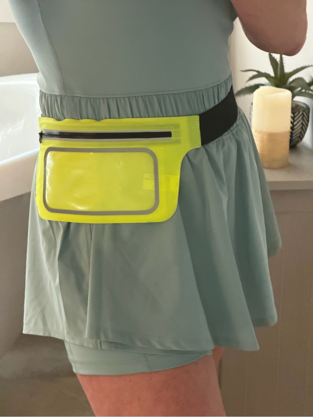 NWT Neon Yellow Reflective Waist Pack Fits iPhone Max